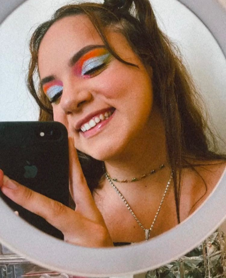 Isa - Beauty Influencer